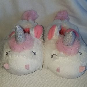NWOT (2/$15) Unicorn slipper size 4-5/ 20-22